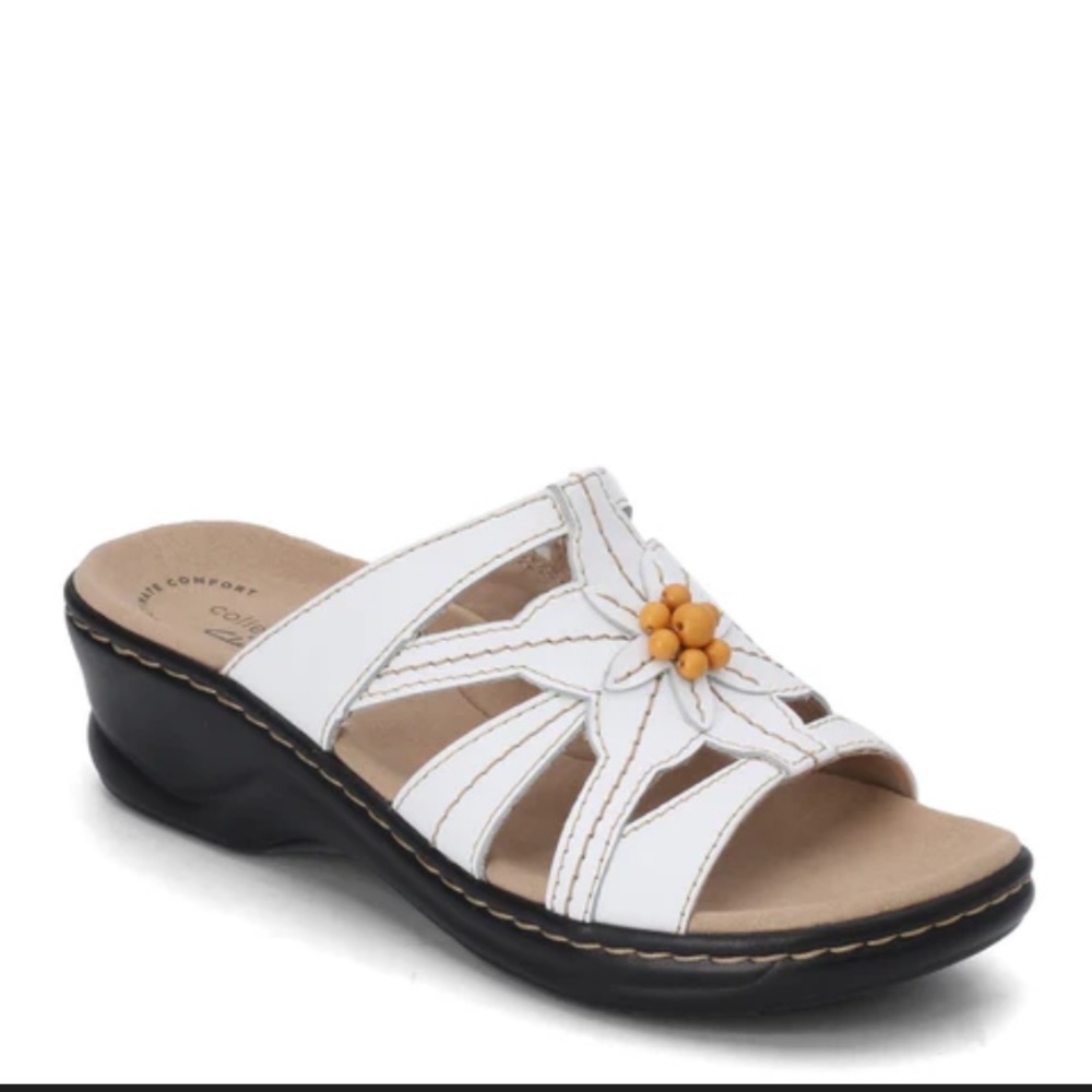 CLARKS LEXI MYRTLE Part of the comfort collection Leather Casual Bead Detail